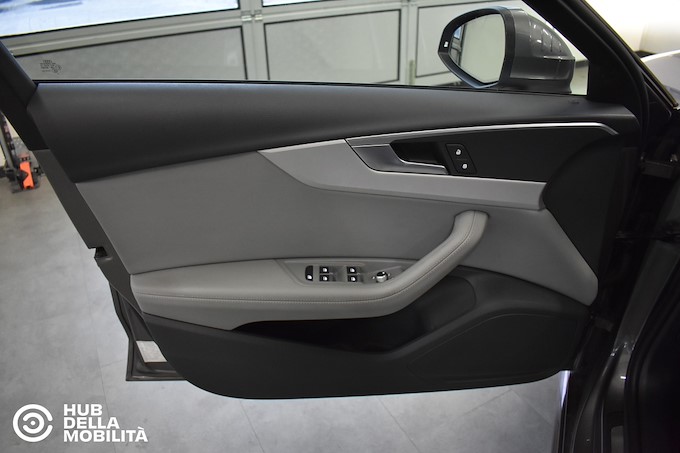 AUDI A4 Avant 40 TDI quattro S tronic Business Advanced